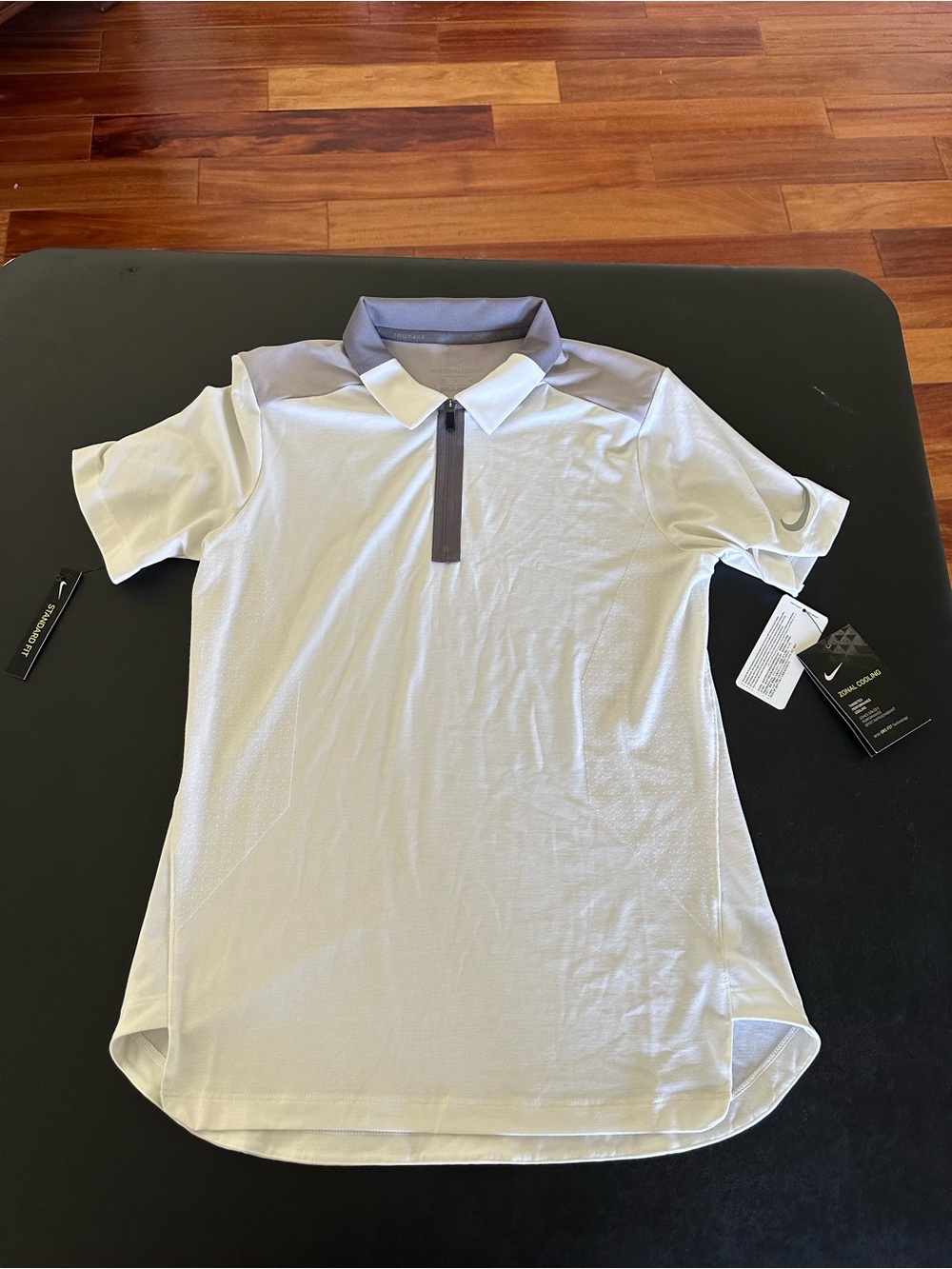 Nike Zonal Cooling Womens White Polo with Gray Zip Collar Size Small